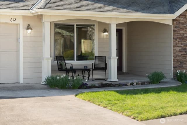 Property photo for 612 Se Magnoni Drive, College Place photo 2