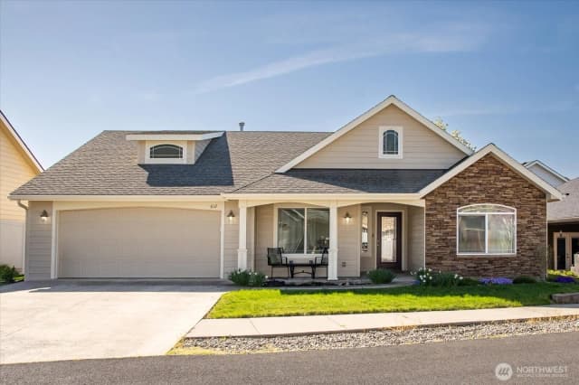 Property photo for 612 Se Magnoni Drive, College Place