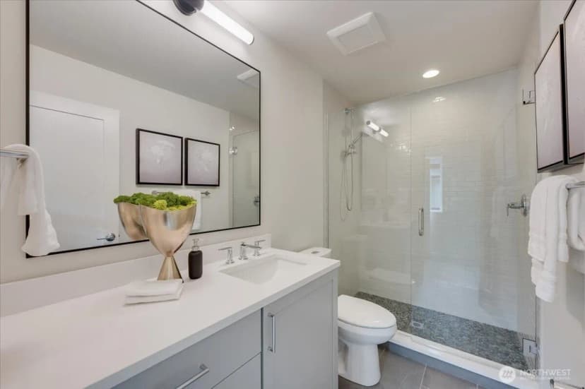 Property photo for 13544 39th Avenue Ne #b, Seattle photo 10