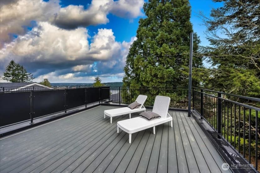 Property photo for 13544 39th Avenue Ne #b, Seattle photo 11