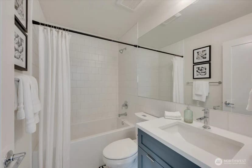 Property photo for 13544 39th Avenue Ne #b, Seattle photo 8
