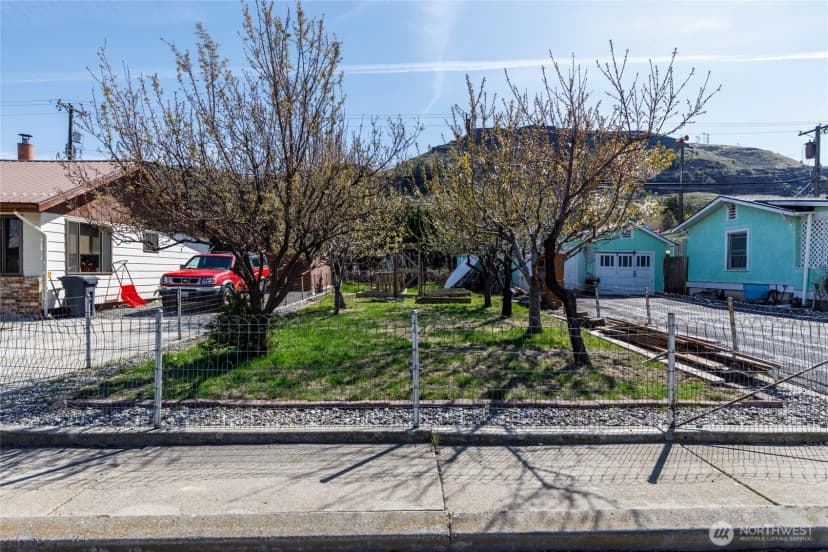 Property photo for 324 Roosevelt Drive, Grand Coulee photo 32