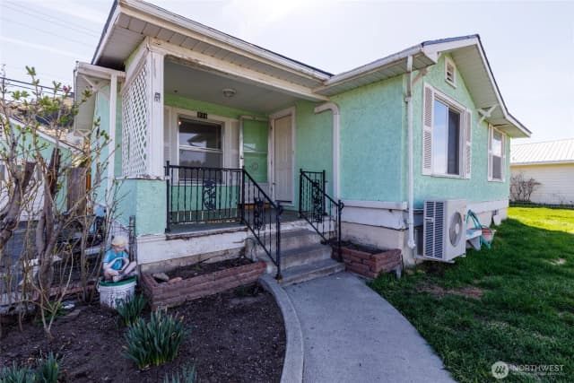 Property photo for 324 Roosevelt Drive, Grand Coulee photo 2
