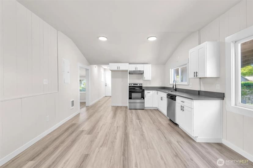 Property photo for 205 Nw 2nd Avenue, Kelso photo 2