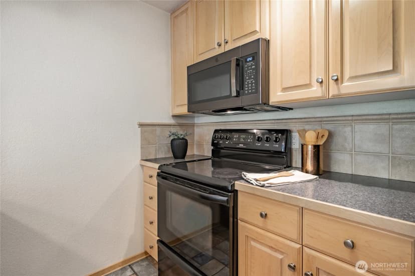 Property photo for 1740 Ne 86th Street #316, Seattle photo 10