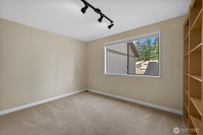 Property photo for 16972 65th Lane Ne, Kenmore photo 25