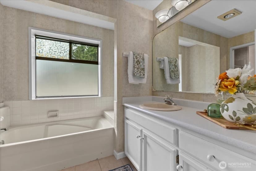 Property photo for 16972 65th Lane Ne, Kenmore photo 22