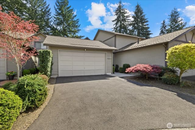 Property photo for 16972 65th Lane Ne, Kenmore photo 3