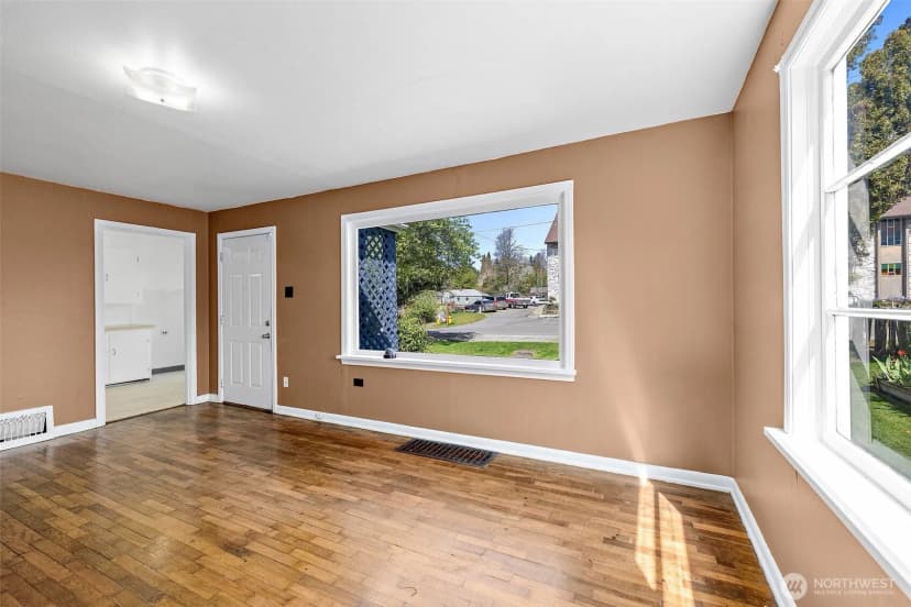 Property photo for 7 Sw 130th Place, Burien photo 8