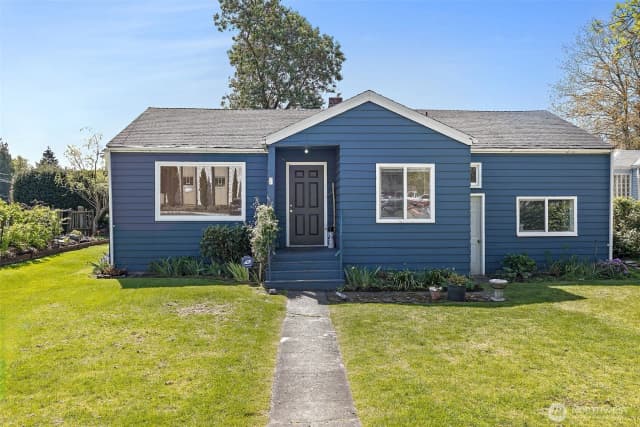 Property photo for 7 Sw 130th Place , Burien, Wa 98146