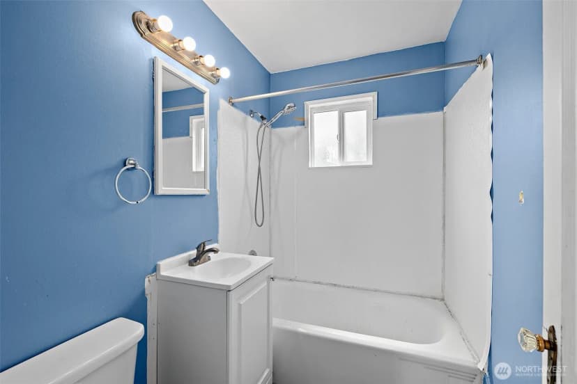 Property photo for 7 Sw 130th Place, Burien photo 22