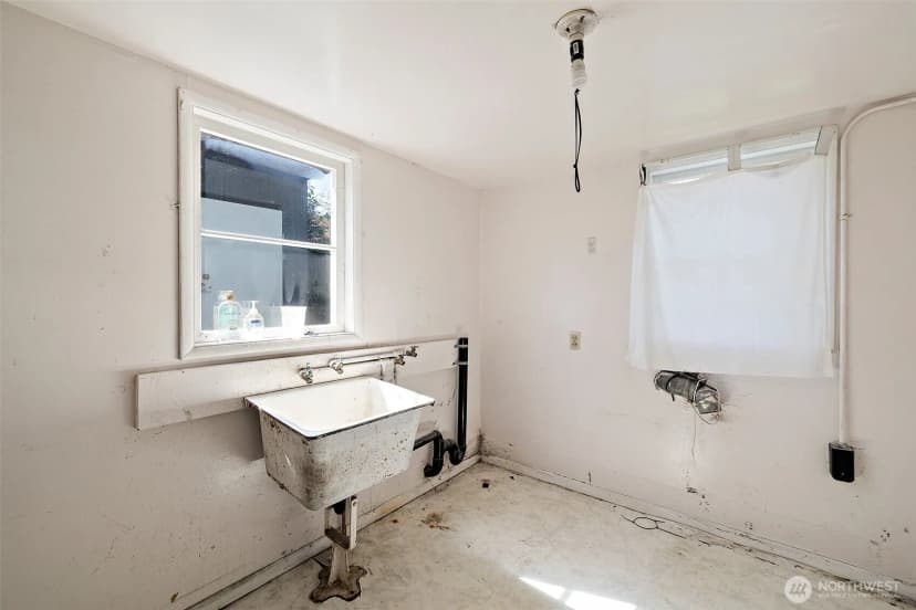 Property photo for 7 Sw 130th Place, Burien photo 23