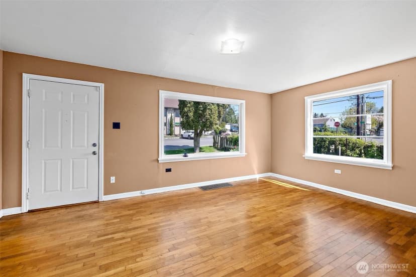 Property photo for 7 Sw 130th Place, Burien photo 5