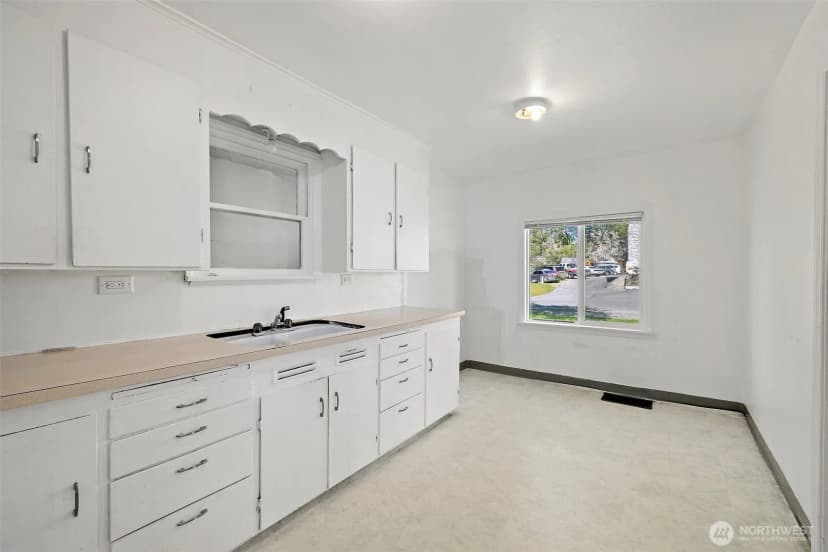 Property photo for 7 Sw 130th Place, Burien photo 11
