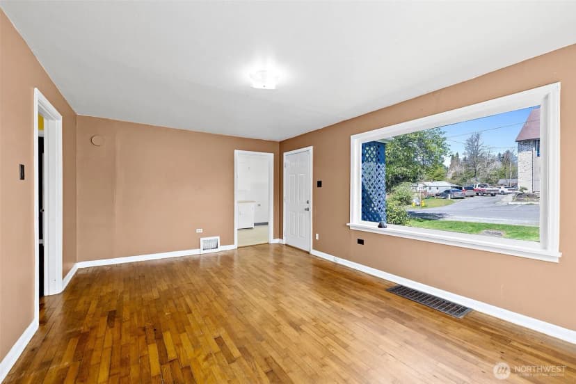Property photo for 7 Sw 130th Place, Burien photo 7