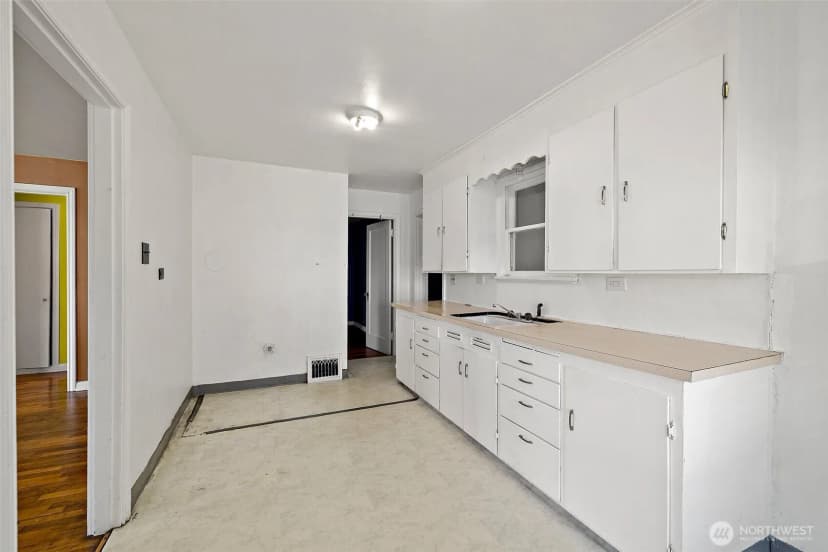 Property photo for 7 Sw 130th Place, Burien photo 13