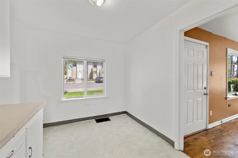 Property photo for 7 Sw 130th Place, Burien photo 15