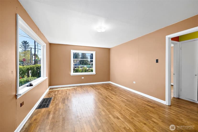 Property photo for 7 Sw 130th Place, Burien photo 9