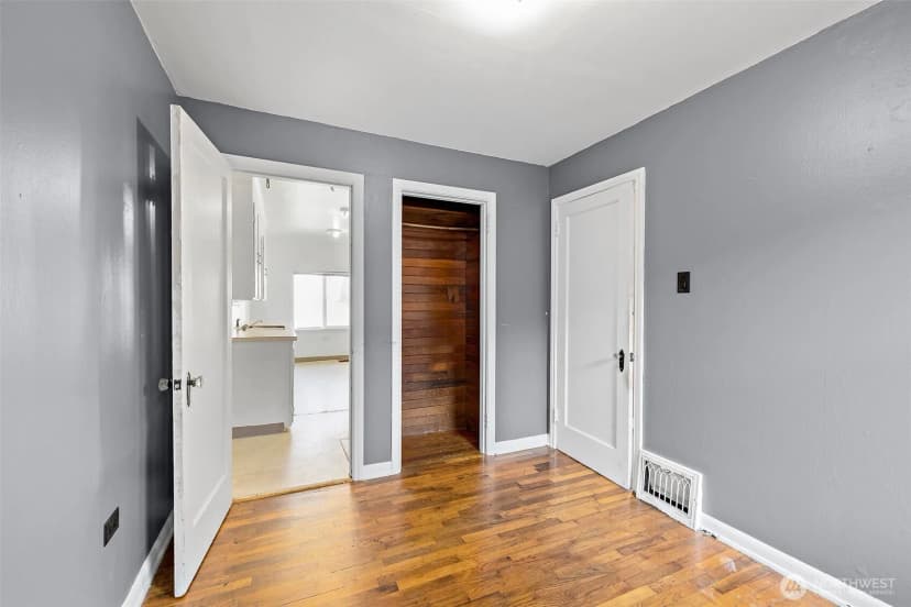 Property photo for 7 Sw 130th Place, Burien photo 17