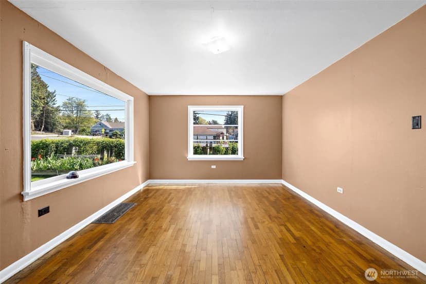 Property photo for 7 Sw 130th Place, Burien photo 6
