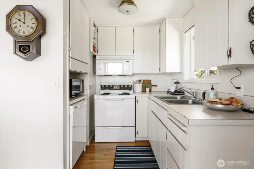 Property photo for 2963 Saratoga Road, Langley photo 11