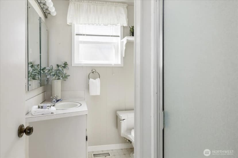 Property photo for 2963 Saratoga Road, Langley photo 17