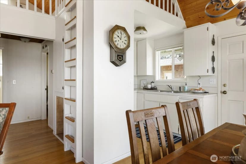 Property photo for 2963 Saratoga Road, Langley photo 9
