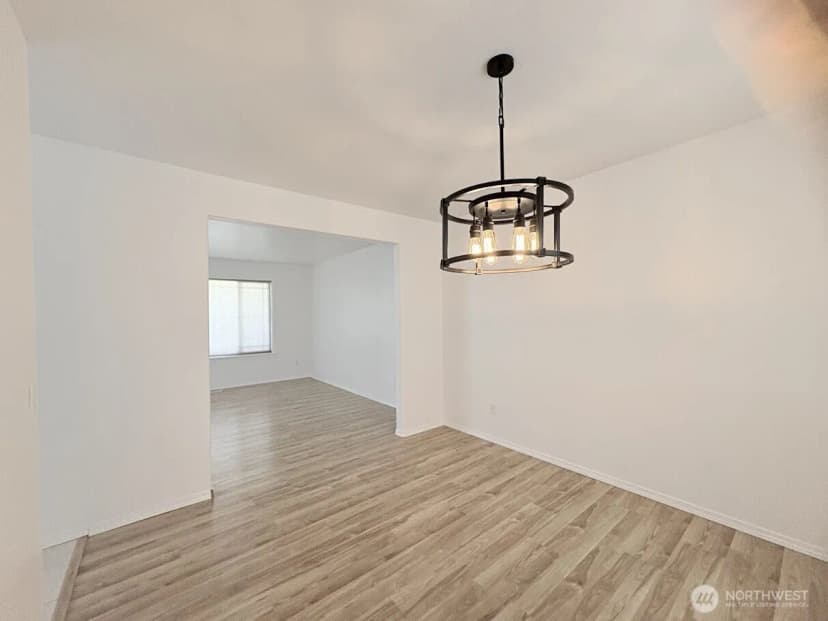 Property photo for 303 S Mary Avenue, East Wenatchee photo 4