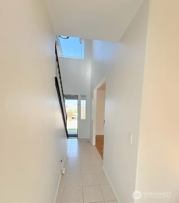 Property photo for 303 S Mary Avenue, East Wenatchee photo 2