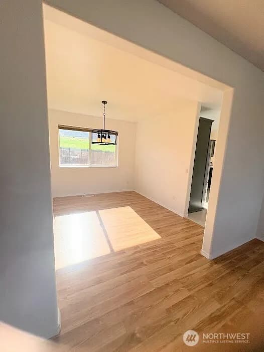 Property photo for 303 S Mary Avenue, East Wenatchee photo 5