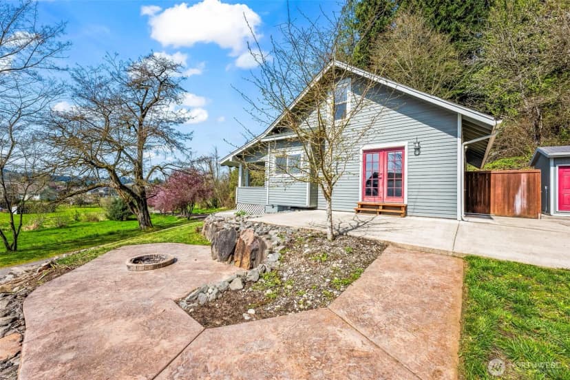 Property photo for 4723 Parker Road E, Sumner photo 18