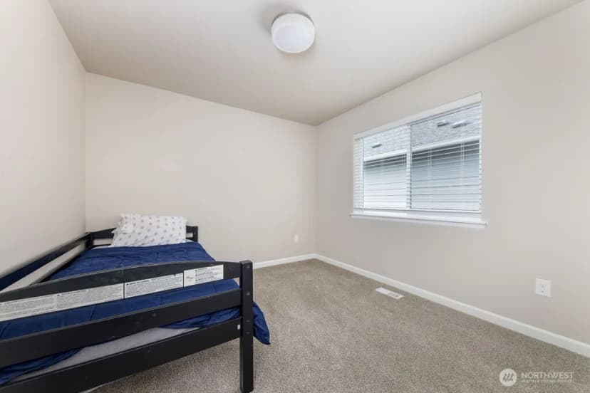 Property photo for 32675 Stuart Avenue Se, Black Diamond photo 21
