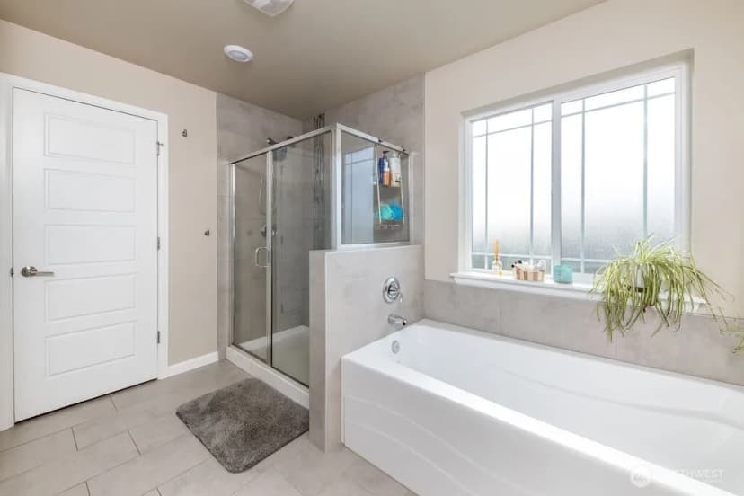 Property photo for 32675 Stuart Avenue Se, Black Diamond photo 17