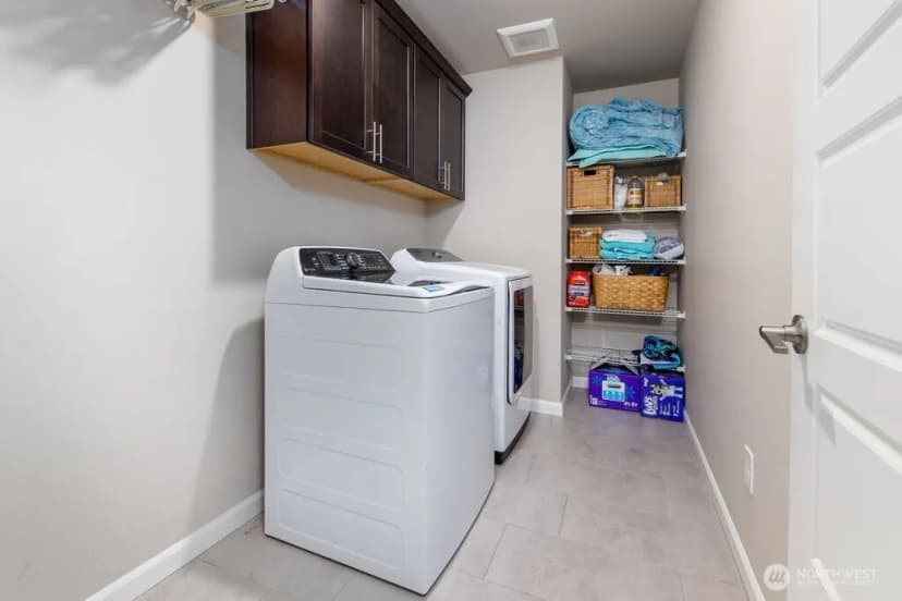 Property photo for 32675 Stuart Avenue Se, Black Diamond photo 24