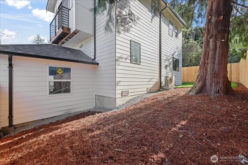 Property photo for 4223 Sw Myrtle Street, Seattle photo 25