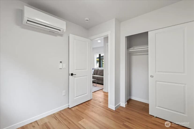 Property photo for 4223 Sw Myrtle Street, Seattle photo 9