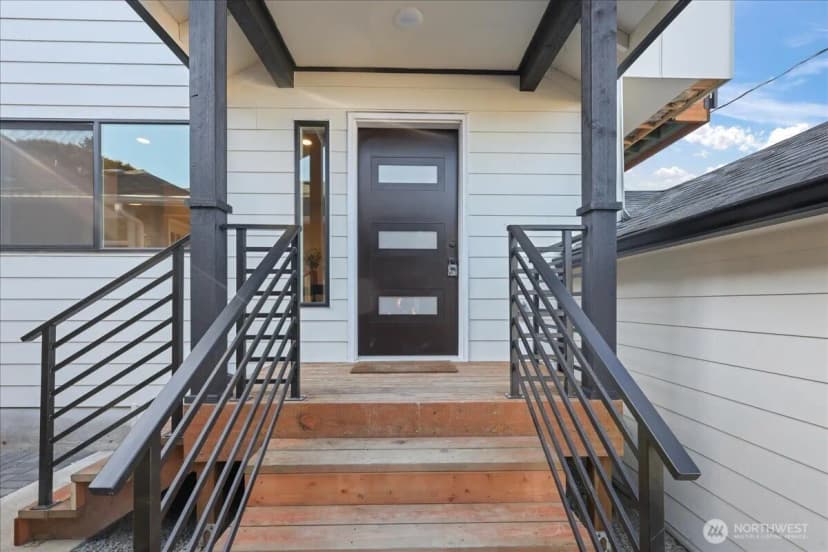 Property photo for 4223 Sw Myrtle Street, Seattle photo 3