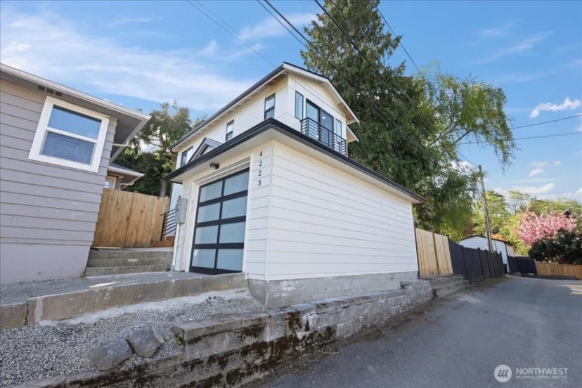 Property photo for 4223 Sw Myrtle Street, Seattle photo 21