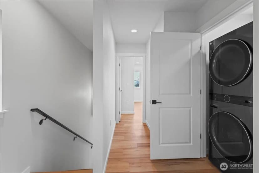 Property photo for 4223 Sw Myrtle Street, Seattle photo 14