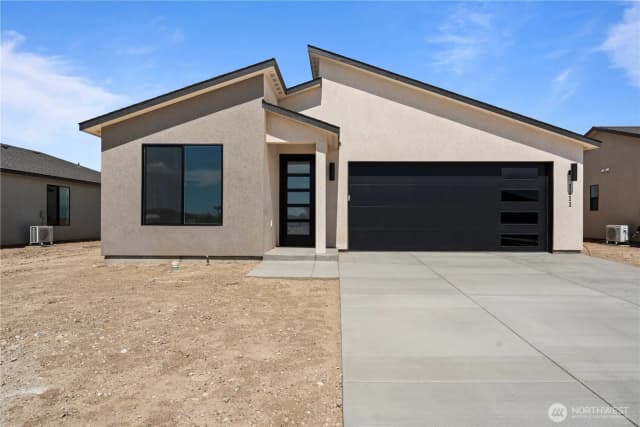 Property photo for 1111 E Mt Hood Street, Othello