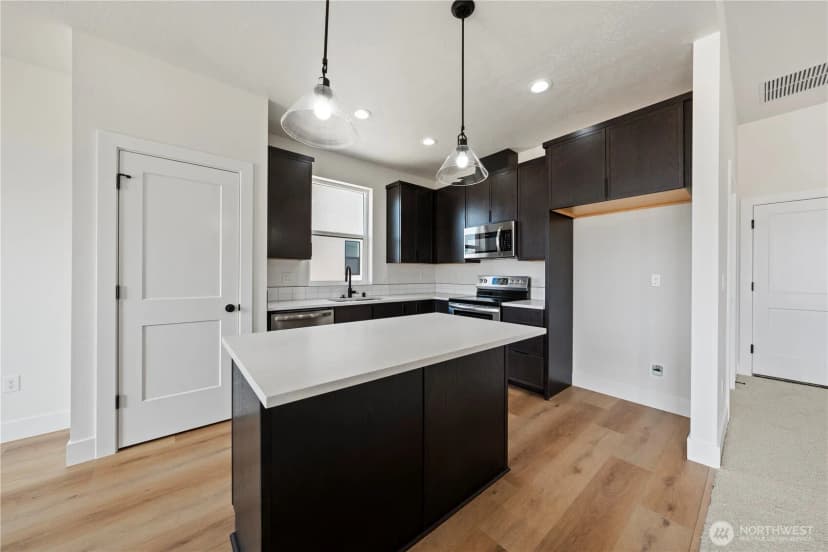 Property photo for 1111 E Mt Hood Street, Othello photo 9