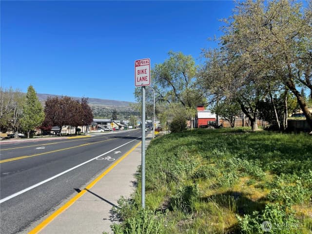 Property photo for 409 N Franklin Avenue, Wenatchee photo 4