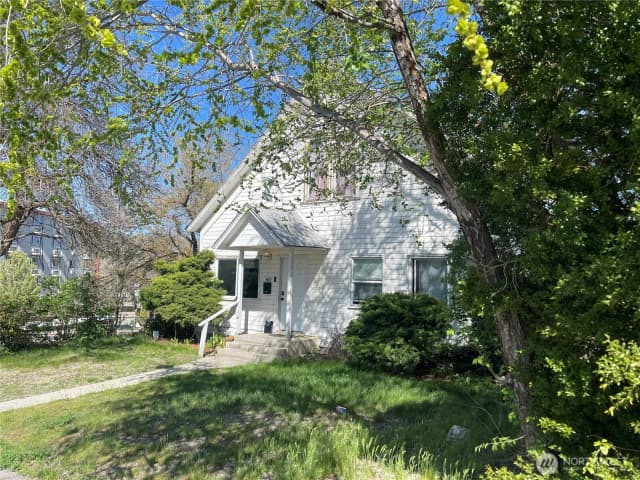 Property photo for 409 N Franklin Avenue, Wenatchee photo 2