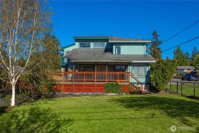 Property photo for 5201 Hyada Boulevard Ne, Tacoma photo 2