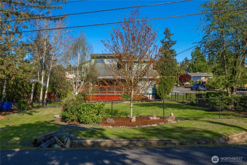 Property photo for 5201 Hyada Boulevard Ne, Tacoma photo 3
