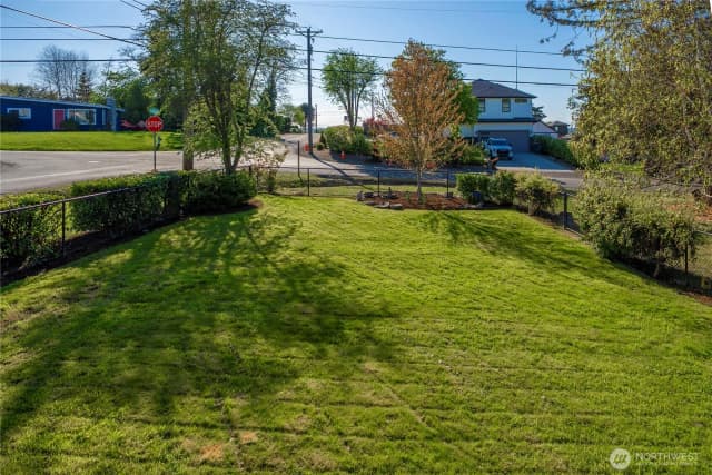 Property photo for 5201 Hyada Boulevard Ne, Tacoma photo 4