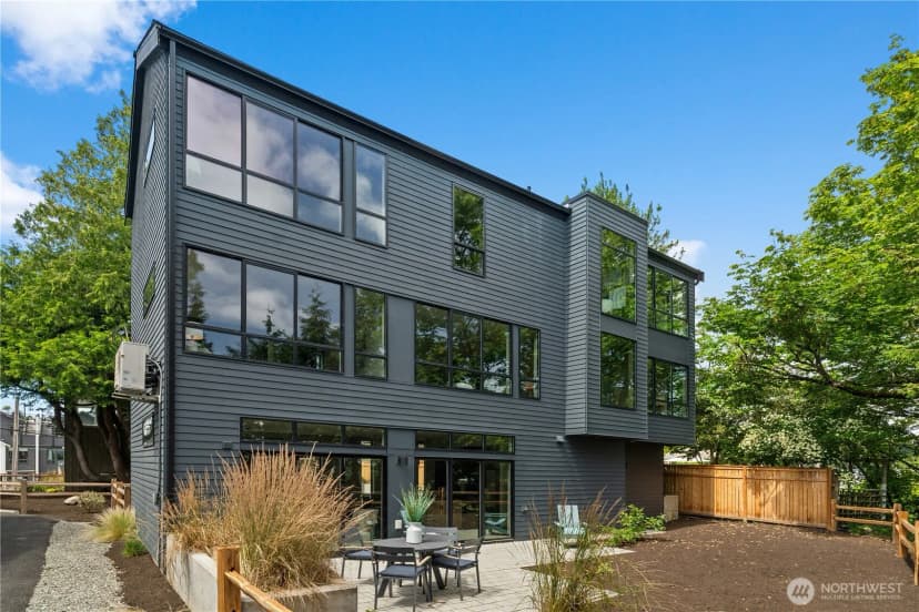 Property photo for 1128 31st Avenue S, Seattle photo 32