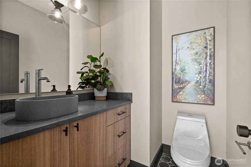 Property photo for 1128 31st Avenue S, Seattle photo 30