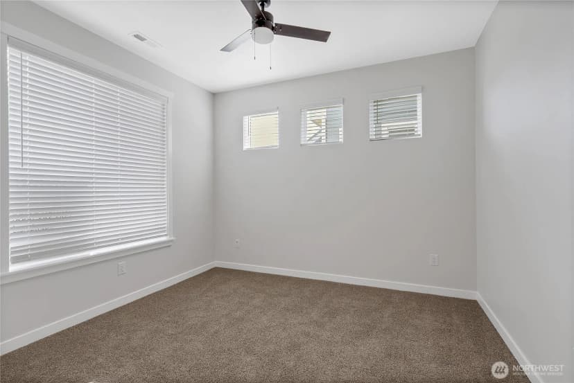 Property photo for 9136 126th Street Ct E, Puyallup photo 4