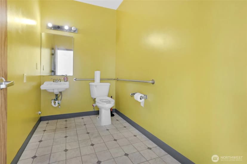 Property photo for 381 E Main Street, Monroe photo 14